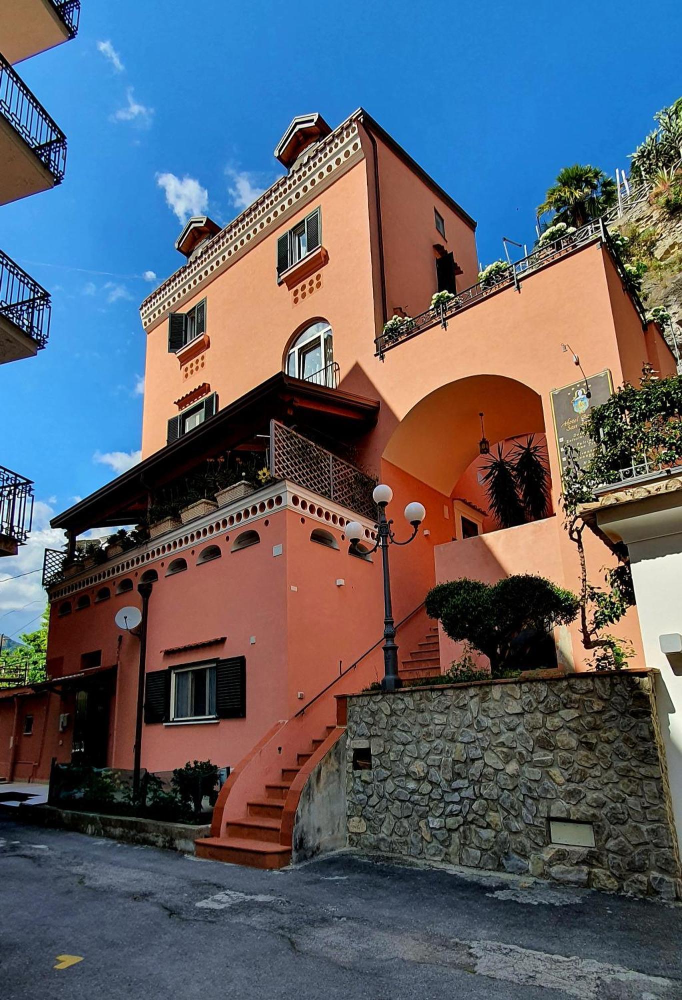 La Maison Rose Майорі Екстер'єр фото